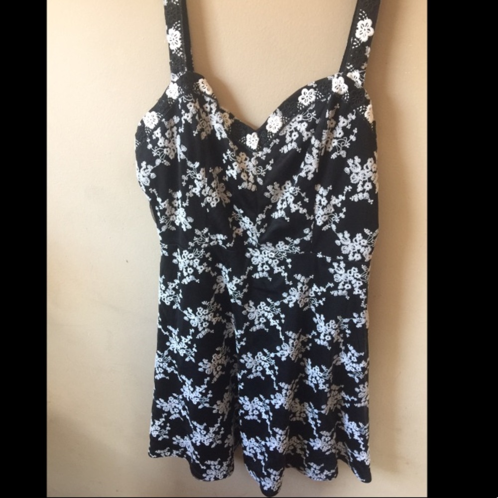 Short black flowered dress